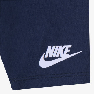 NIKE Boxy 