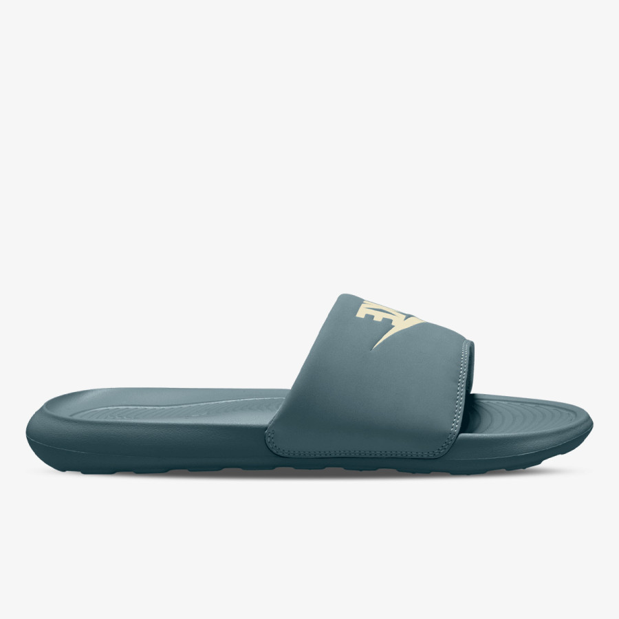 Nike Victori One 