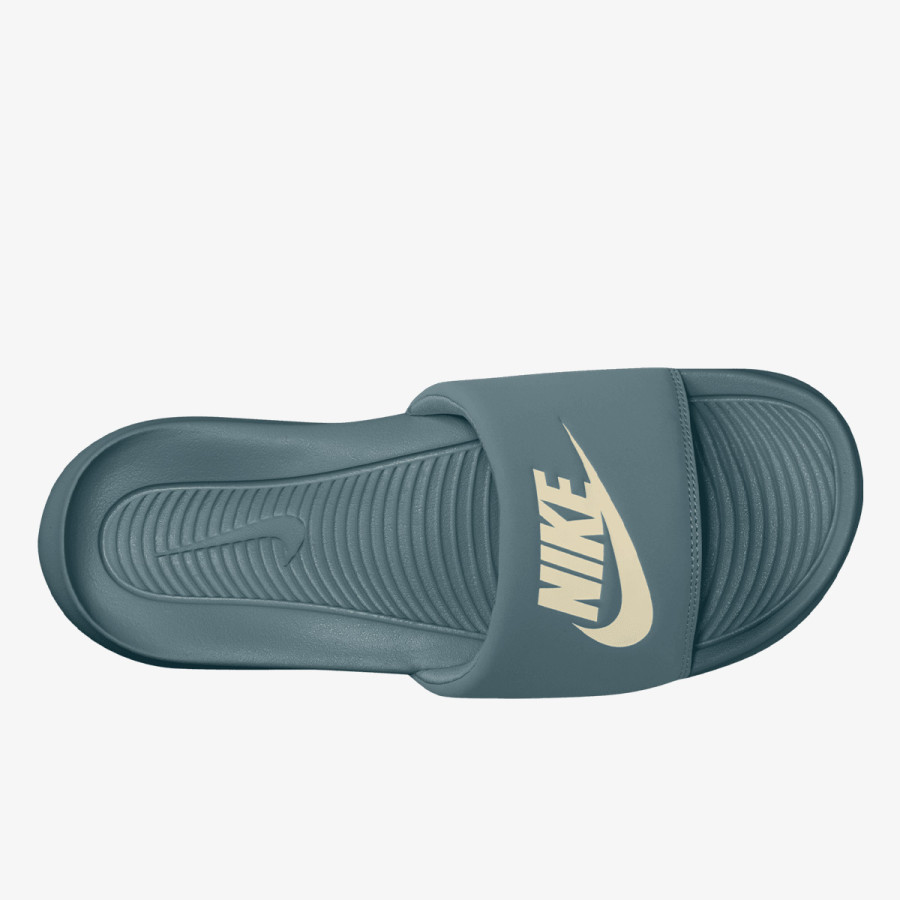 Nike Victori One 