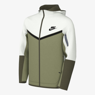 NIKE Sportswear Tech 