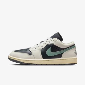 NIKE WMNS AIR JORDAN 1 LOW 