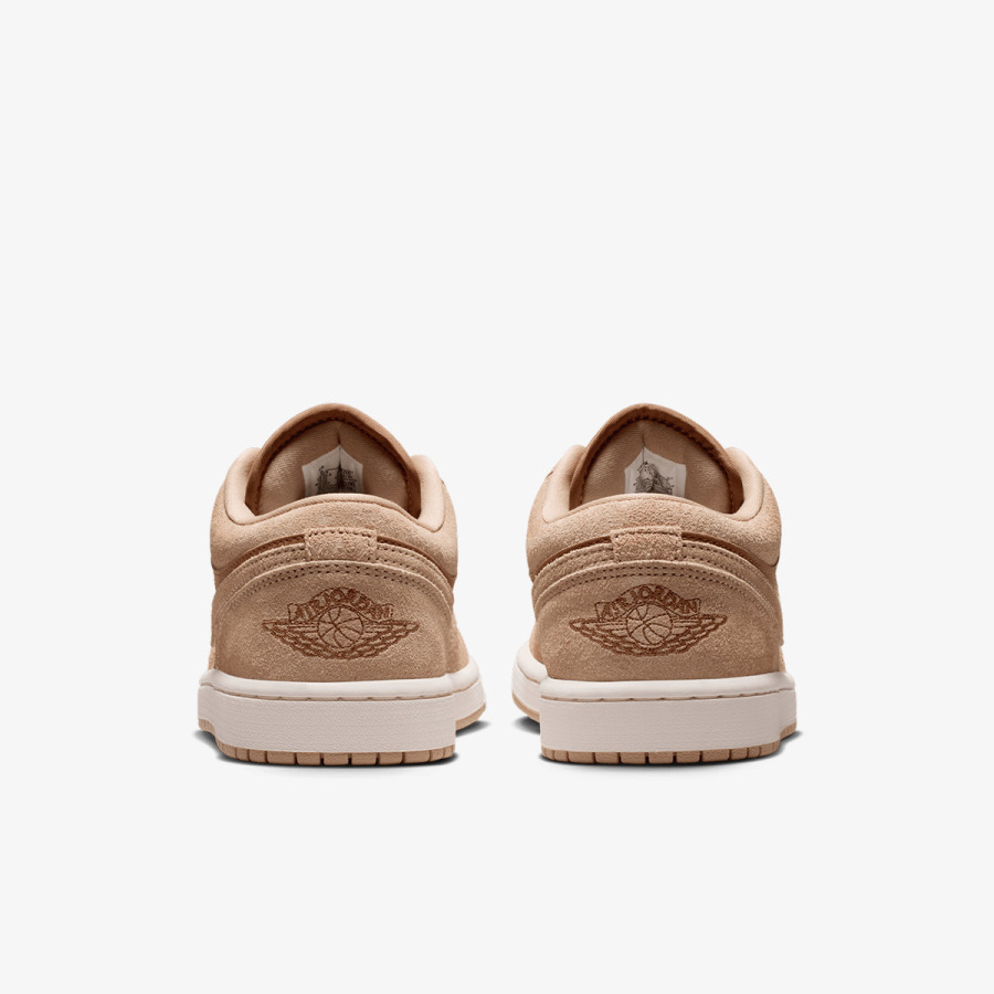 Nike WMNS AIR JORDAN 1 LOW 