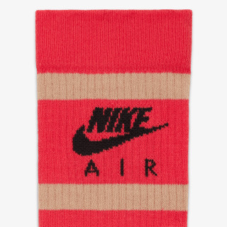 NIKE Everyday Essential 