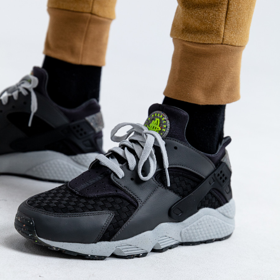 NIKE Air Huarache 