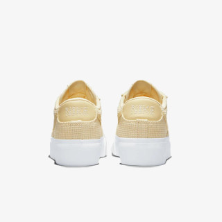 NIKE Blazer Low Platform 