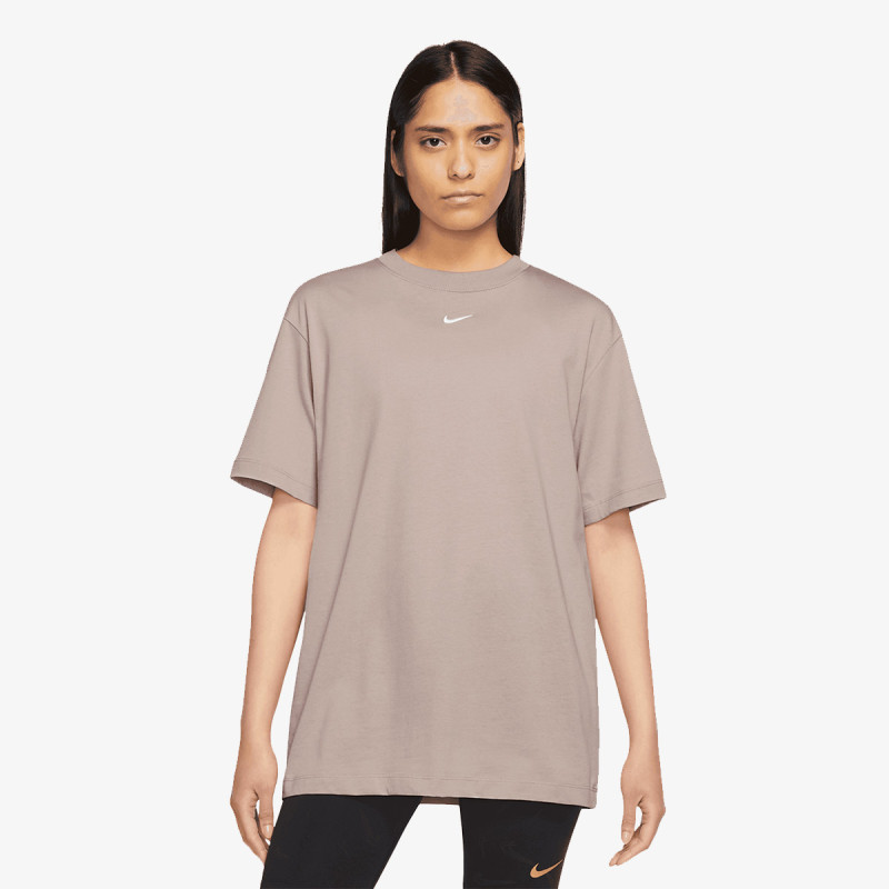 Nike Sportswear Essentials 