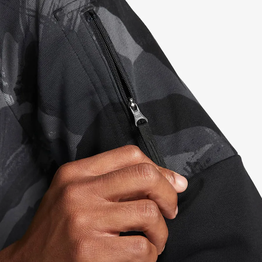 NIKE Dri-FIT Fleece 