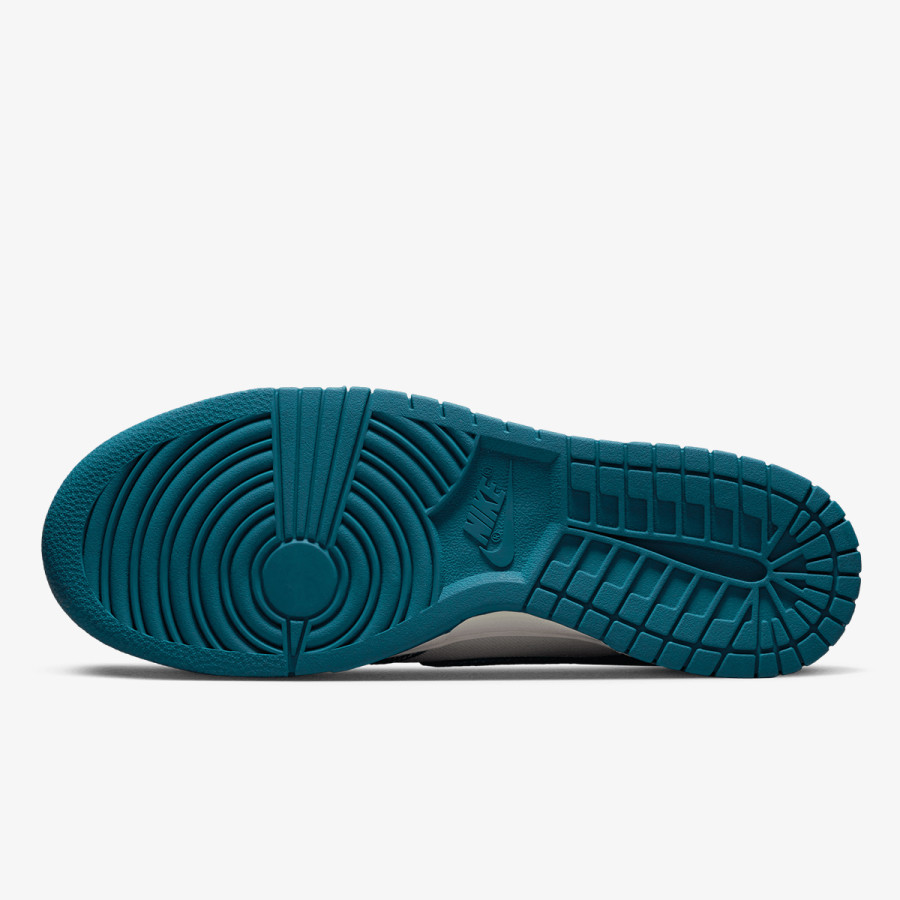 Nike Dunk Low Retro SE 