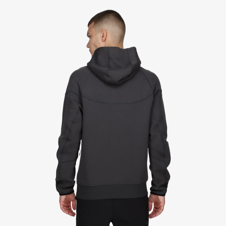 NIKE Tech Fleece 