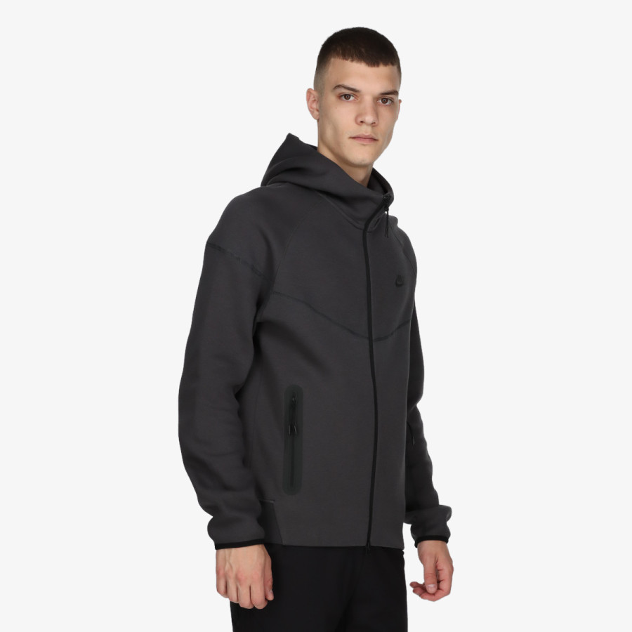 NIKE Tech Fleece 