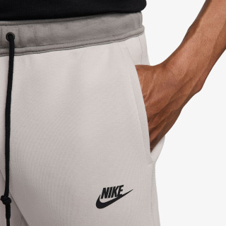Nike Tech Fleece 