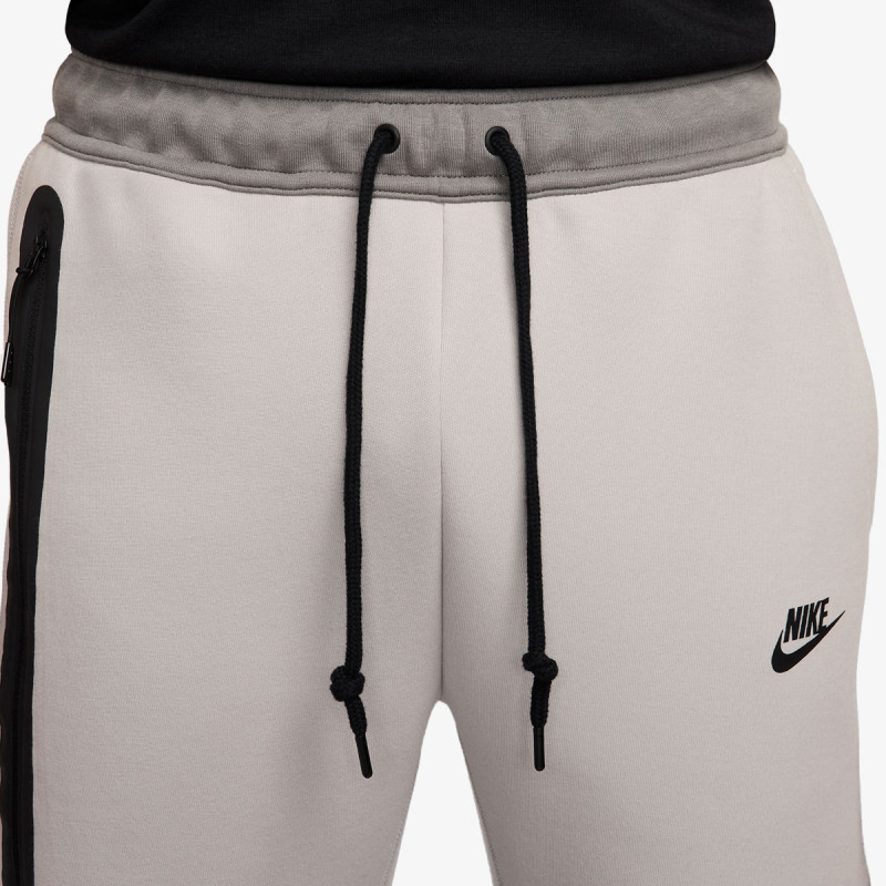 Nike Tech Fleece 