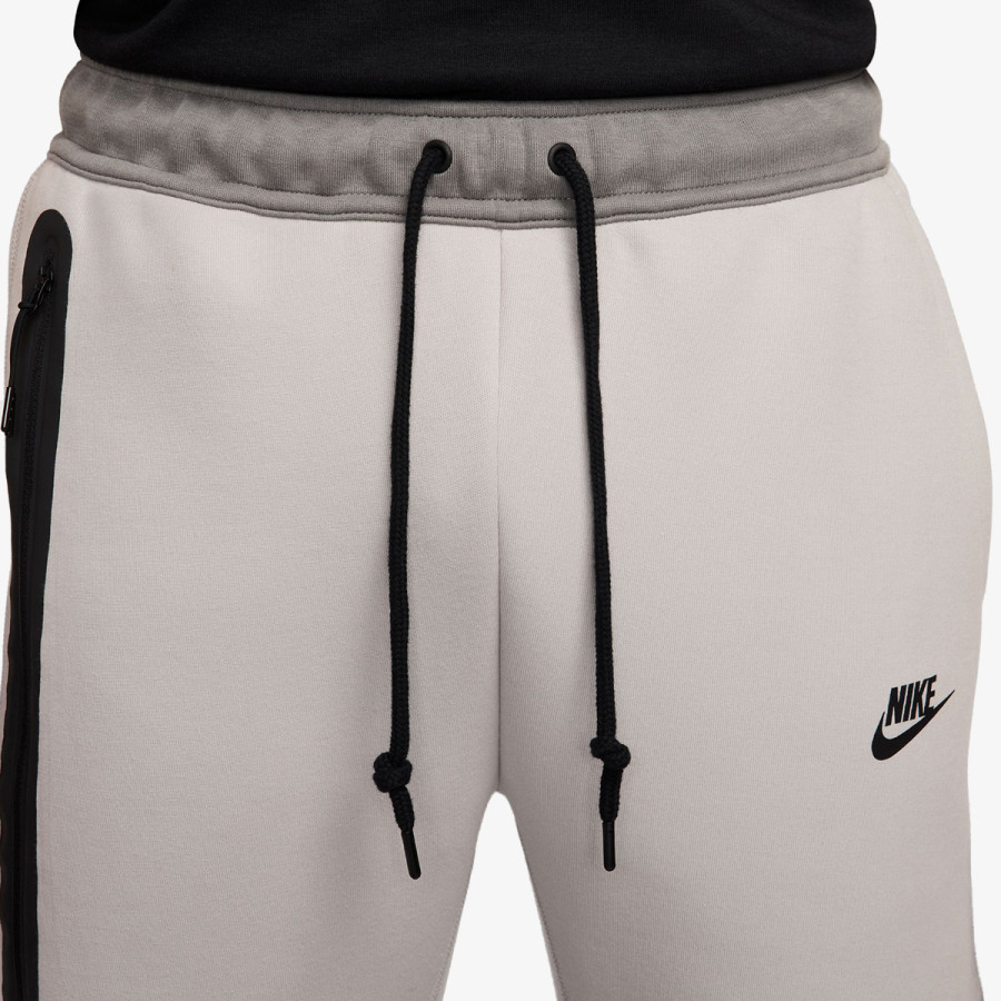 Nike Tech Fleece 