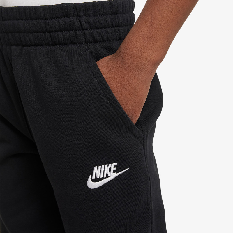 Nike Sportswear Club 