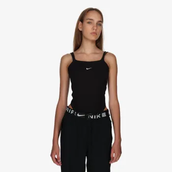NIKE Sportswear Essentials 