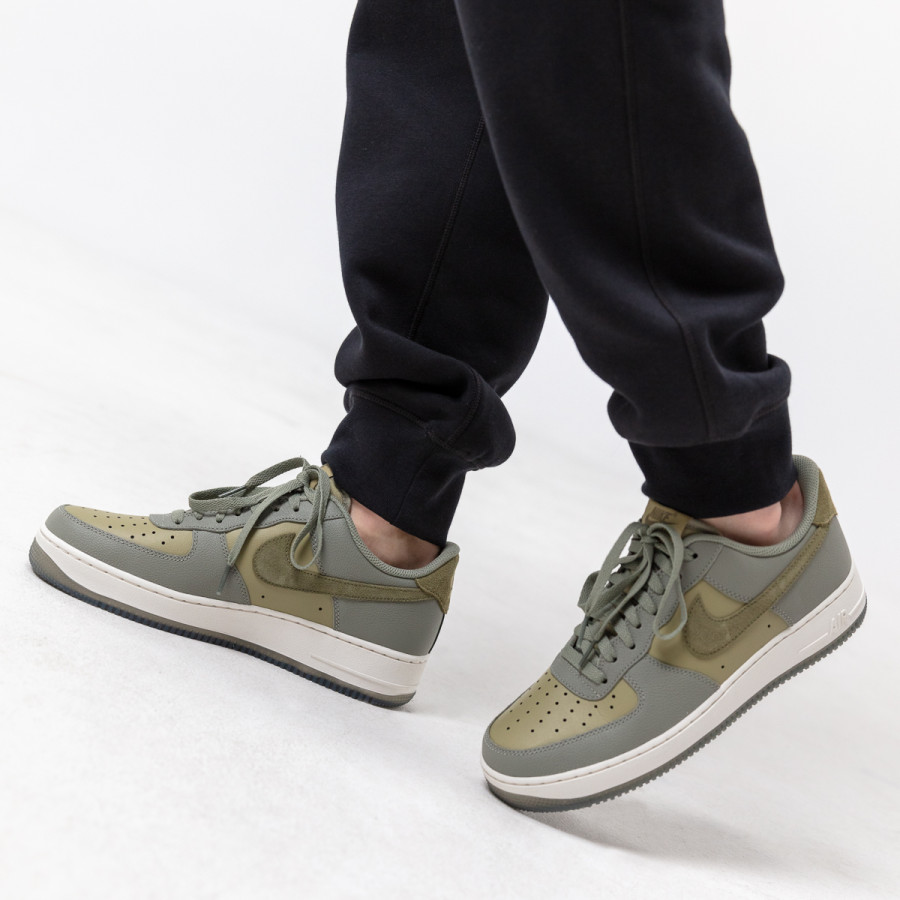 Nike AIR FORCE 1 '07 LV8 ESS+ 
