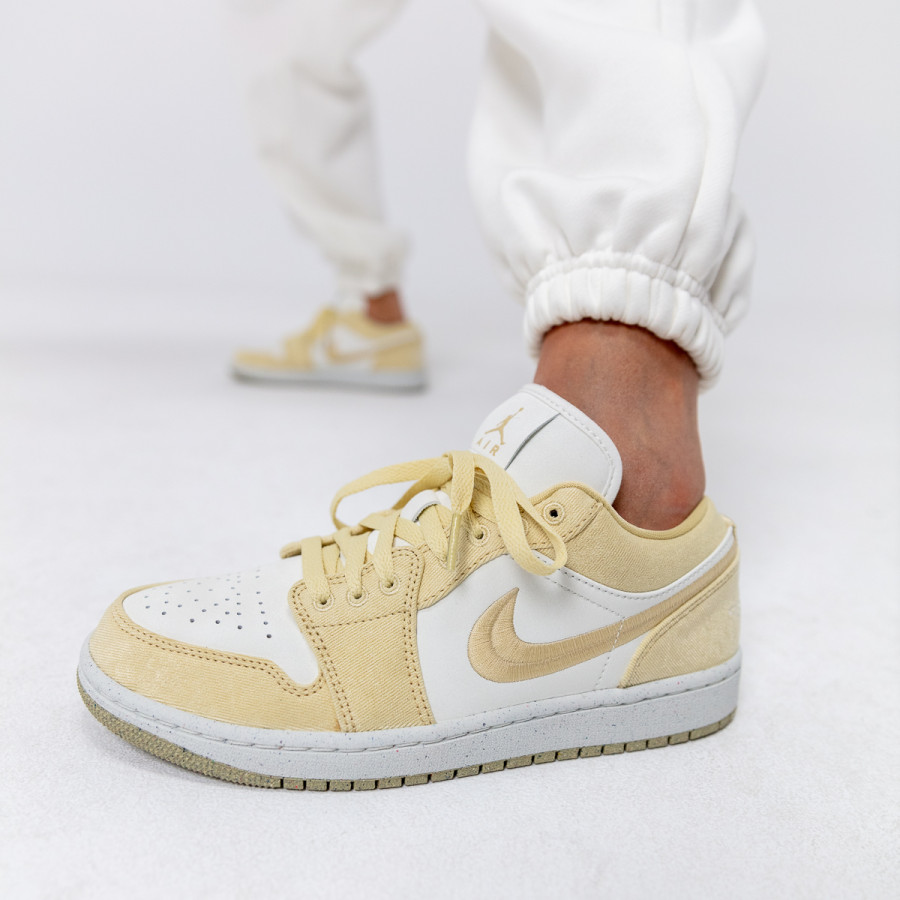 Nike Air Jordan 1 Low SE 