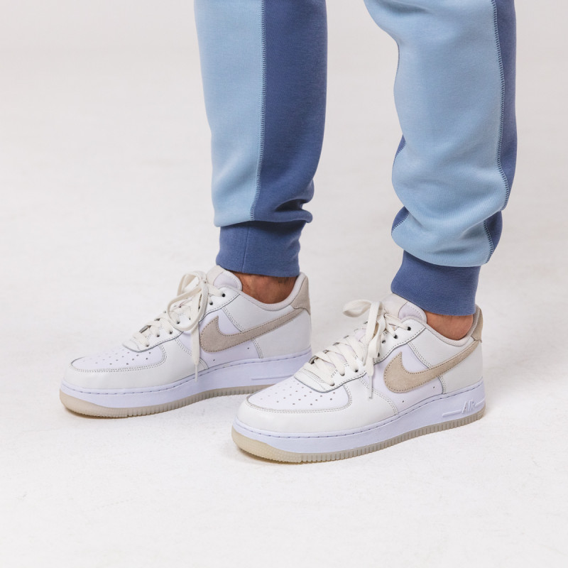 Nike Air Force 1 '07 LV8 