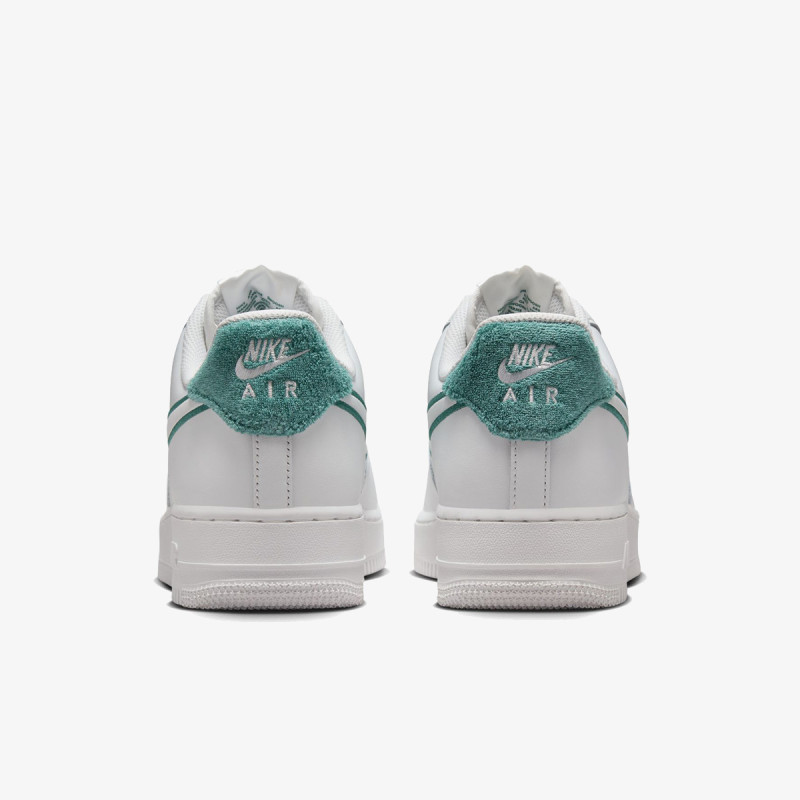 Nike AIR FORCE 1 '07 LV8 CP 