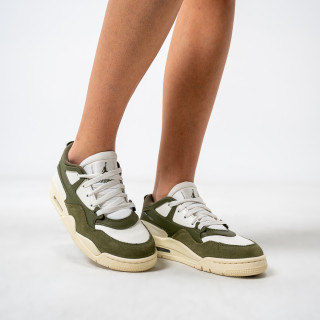 Nike WMNS AIR JORDAN 4 RM 