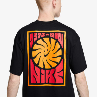 NIKE M NSW TEE M90 ACC CNCT FSTVL 