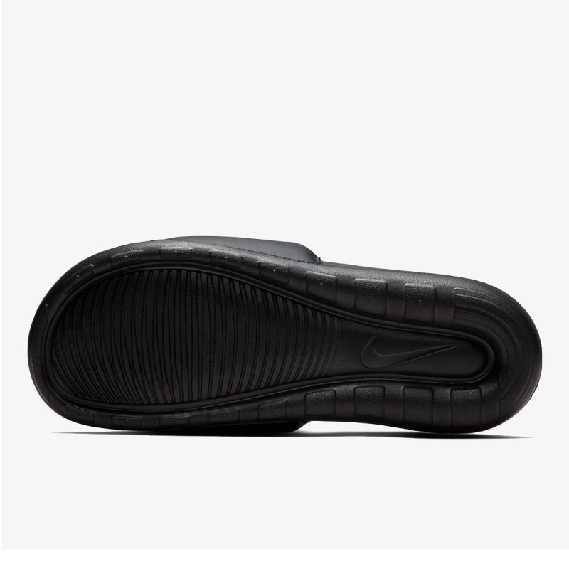 Nike Victori One 