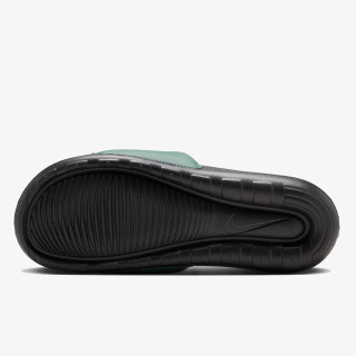 Nike Victori One 