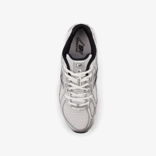 New Balance K 740 
