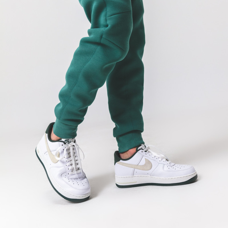 Nike AIR FORCE 1 '07 LV8 COB 
