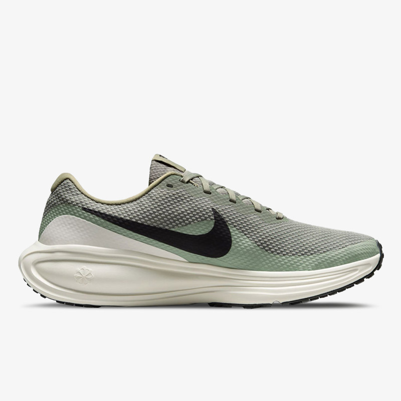 Nike REVOLUTION 8 