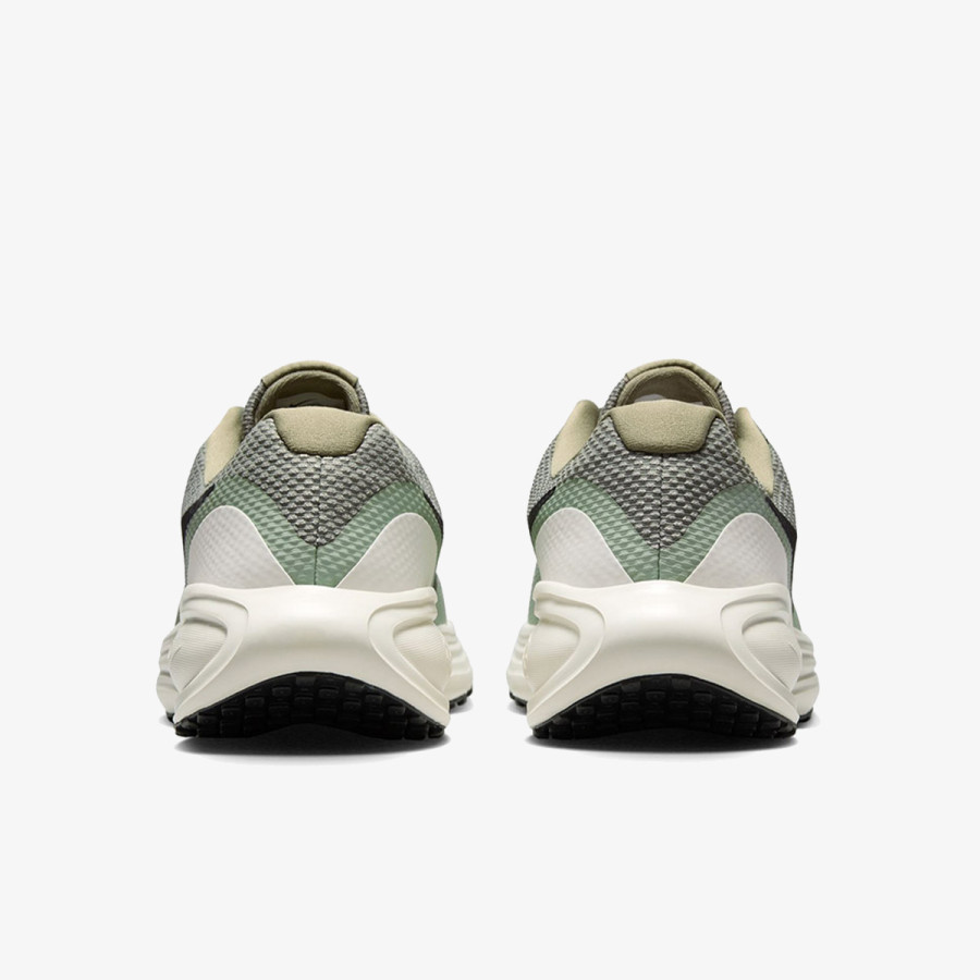 Nike NIKE REVOLUTION 8 