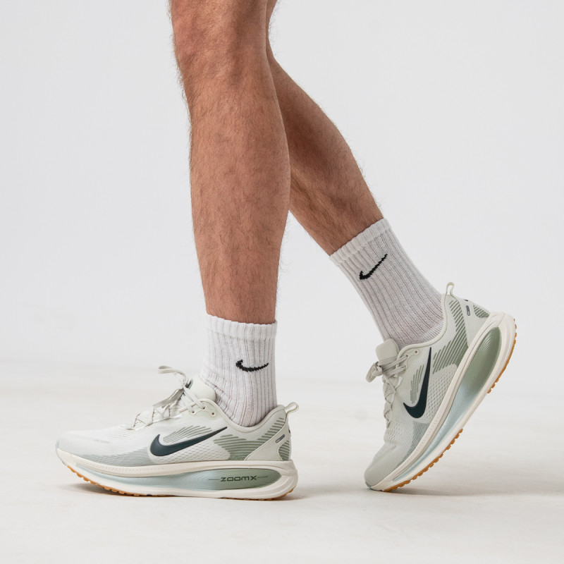 Nike VOMERO 18 