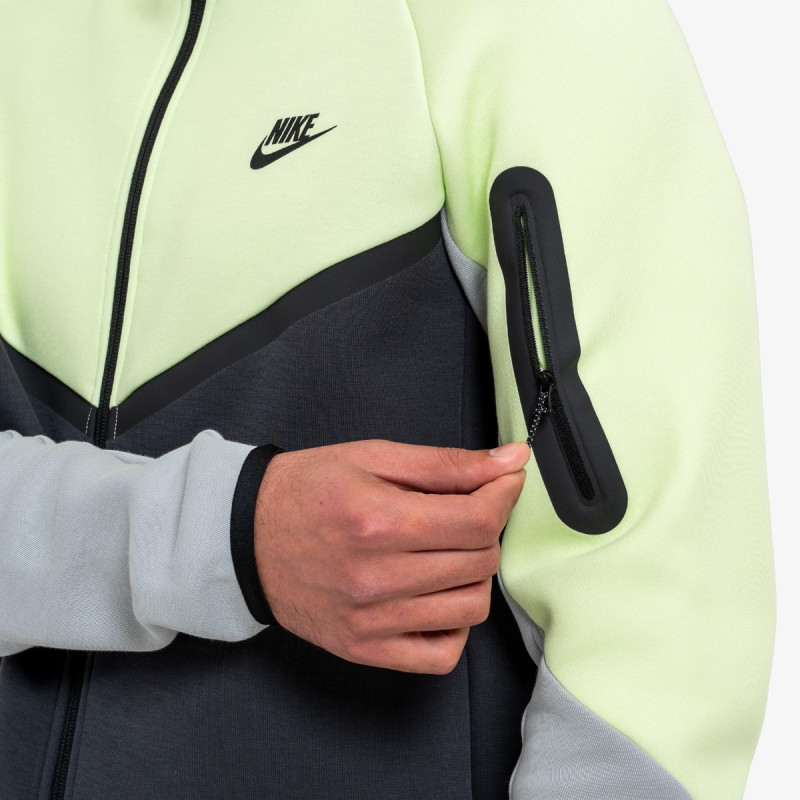 Nike Tech 