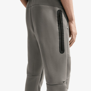 Nike M NK TCH FLC JGGR 