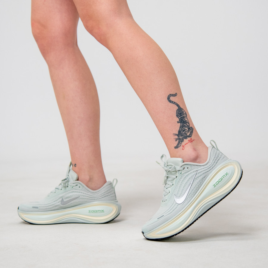 Nike W  VOMERO PLUS 