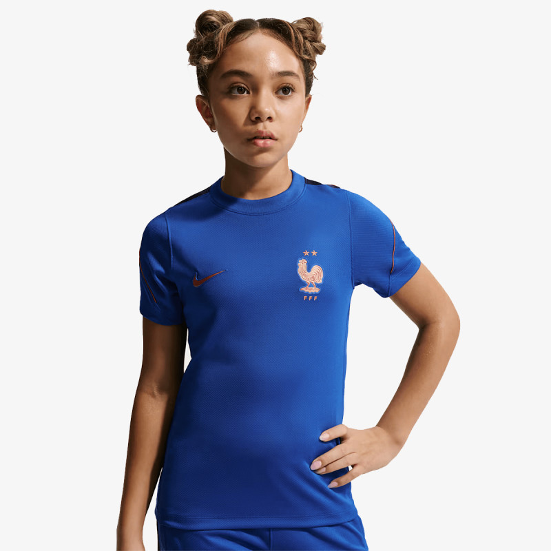 Nike FFF Strike 