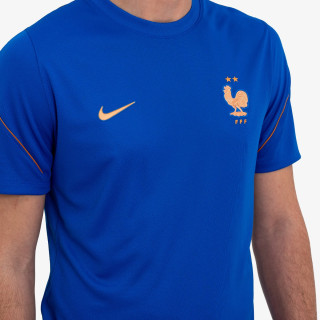 Nike FFF Strike 