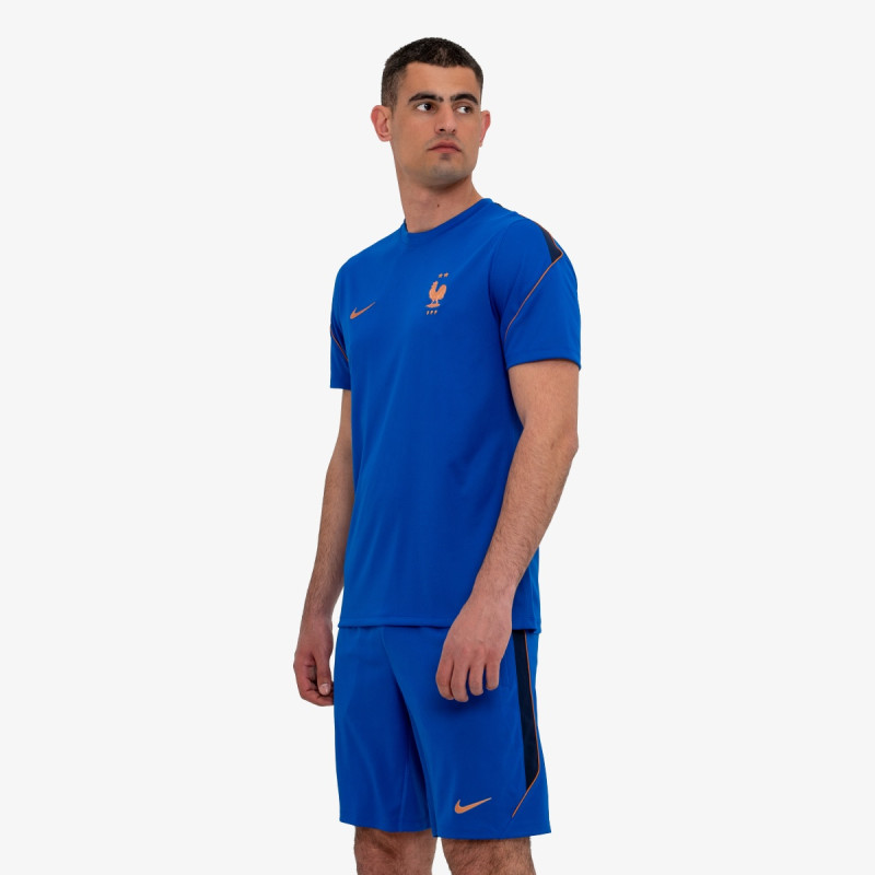 Nike FFF Strike 