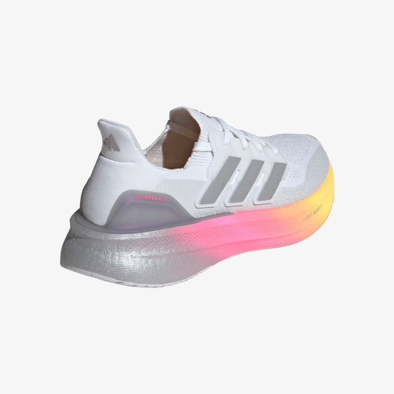 adidas ULTRABOOST 5 W 