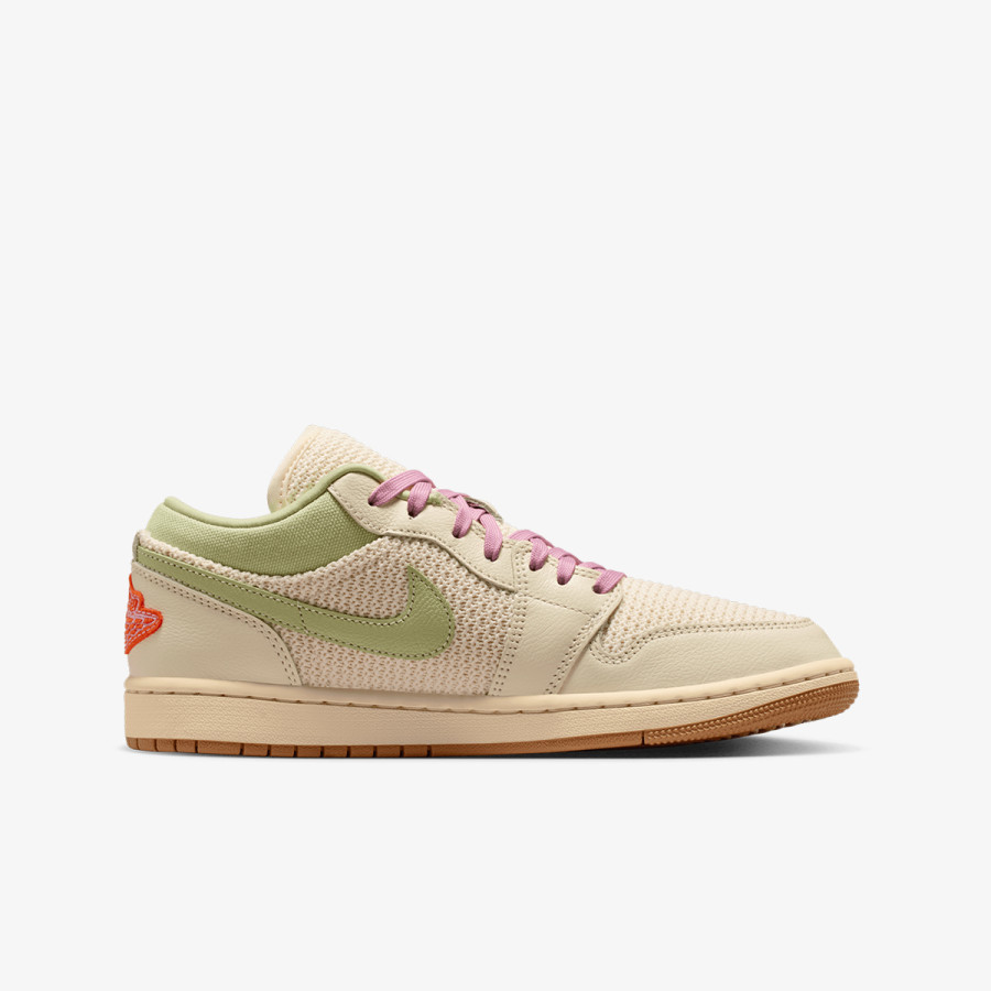Nike WMNS AIR JORDAN 1 LOW SE 