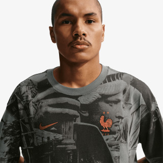 Nike FFF M NK AOP TEE 