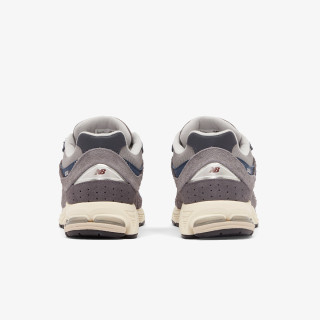 New Balance 2002R 