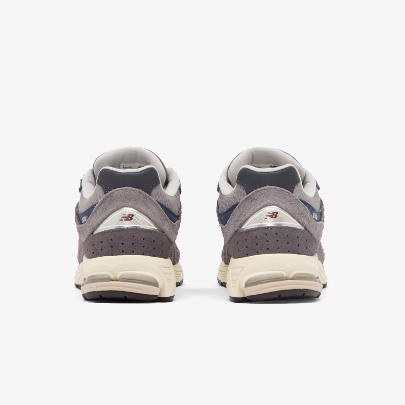 New Balance 2002R 
