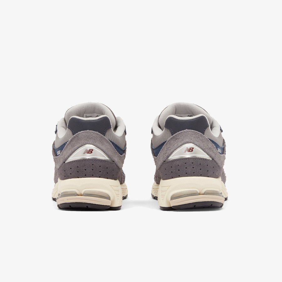 New Balance 2002R 