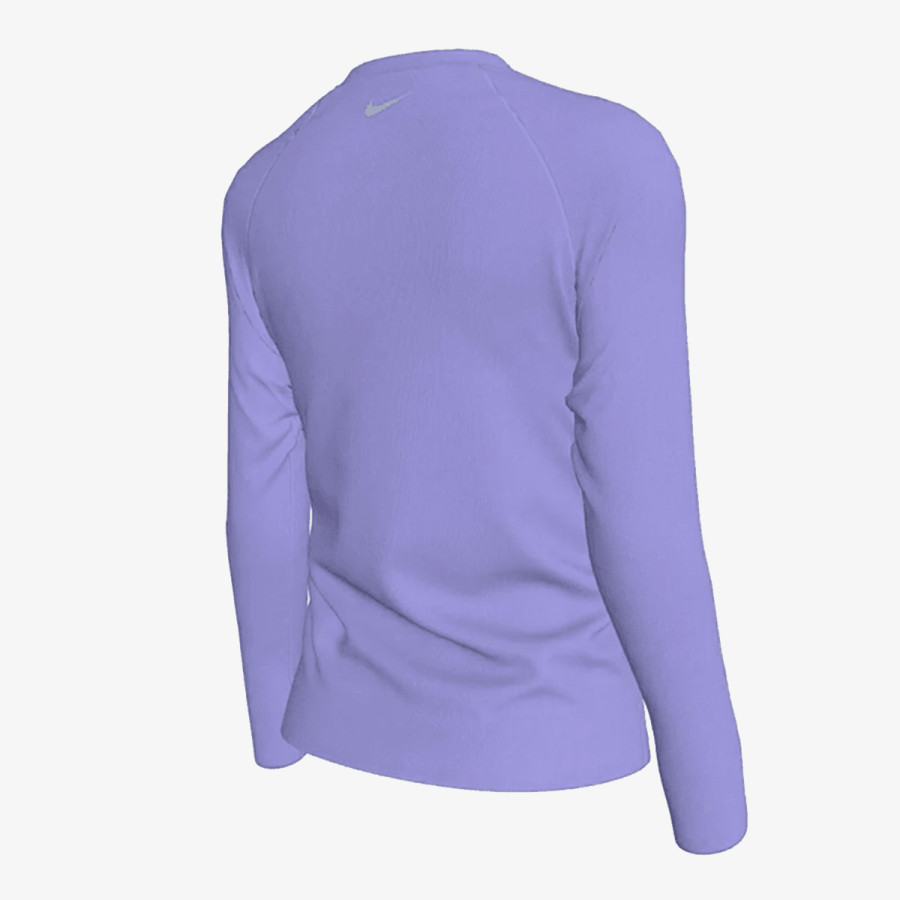 Nike Essential 