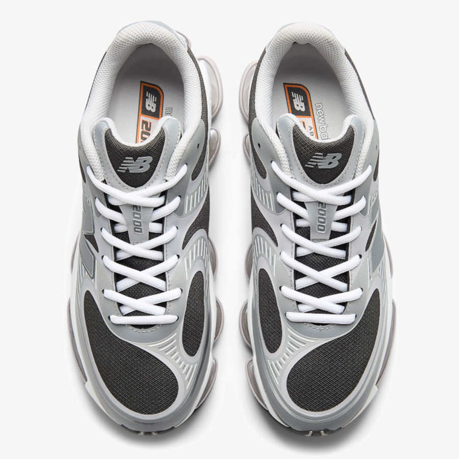 New Balance 2000 