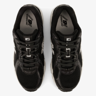 New Balance 740 