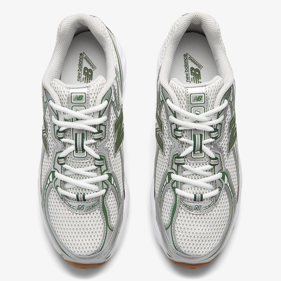 New Balance 740 